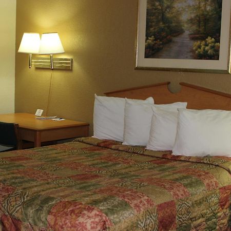 Americas Best Value Inn Гранд-Форкс Екстер'єр фото