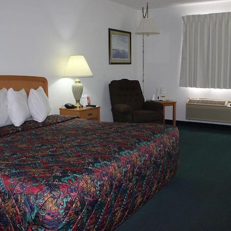 Americas Best Value Inn Гранд-Форкс Екстер'єр фото