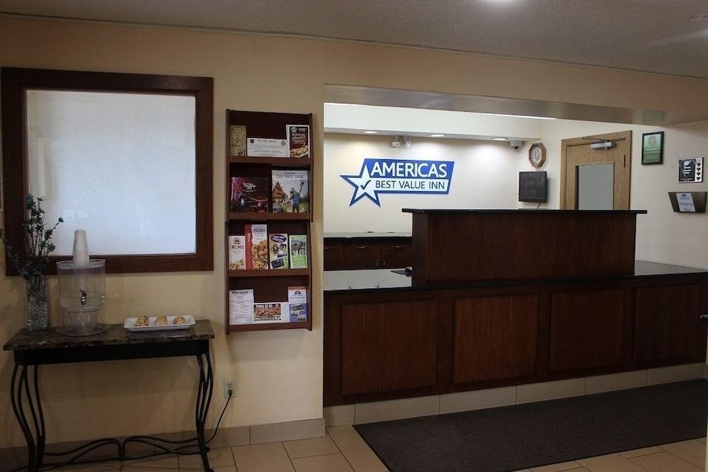 Americas Best Value Inn Гранд-Форкс Екстер'єр фото
