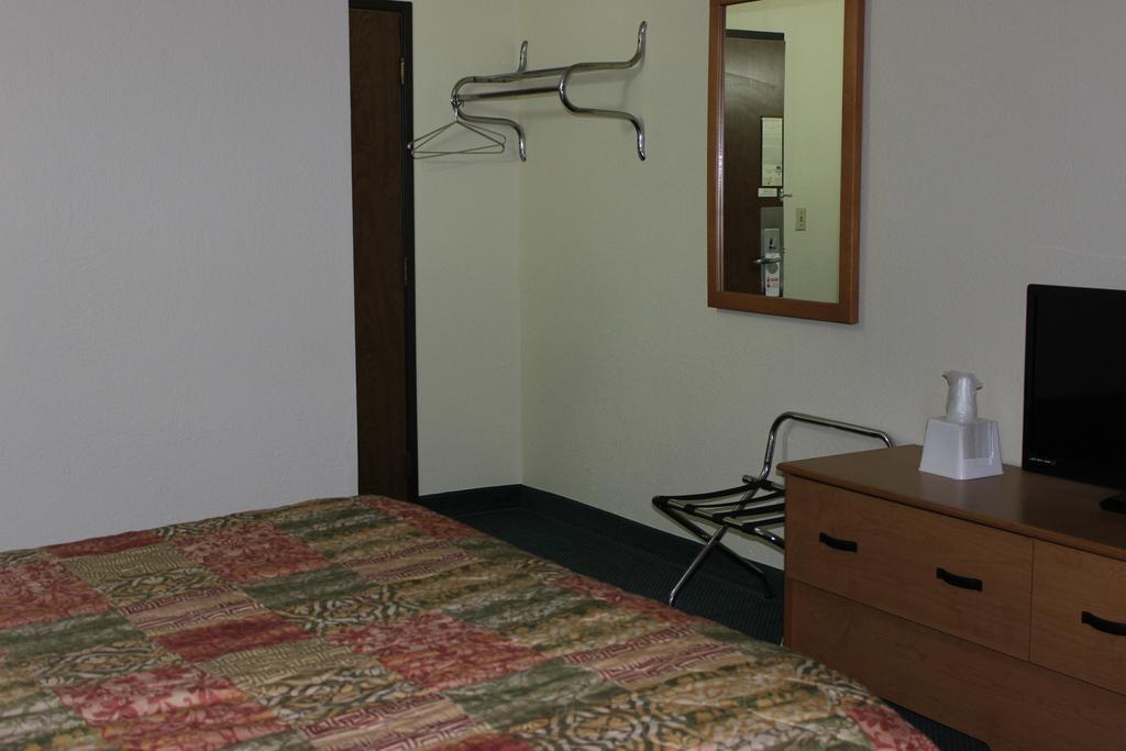 Americas Best Value Inn Гранд-Форкс Екстер'єр фото