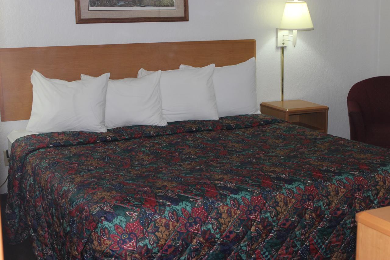 Americas Best Value Inn Гранд-Форкс Екстер'єр фото