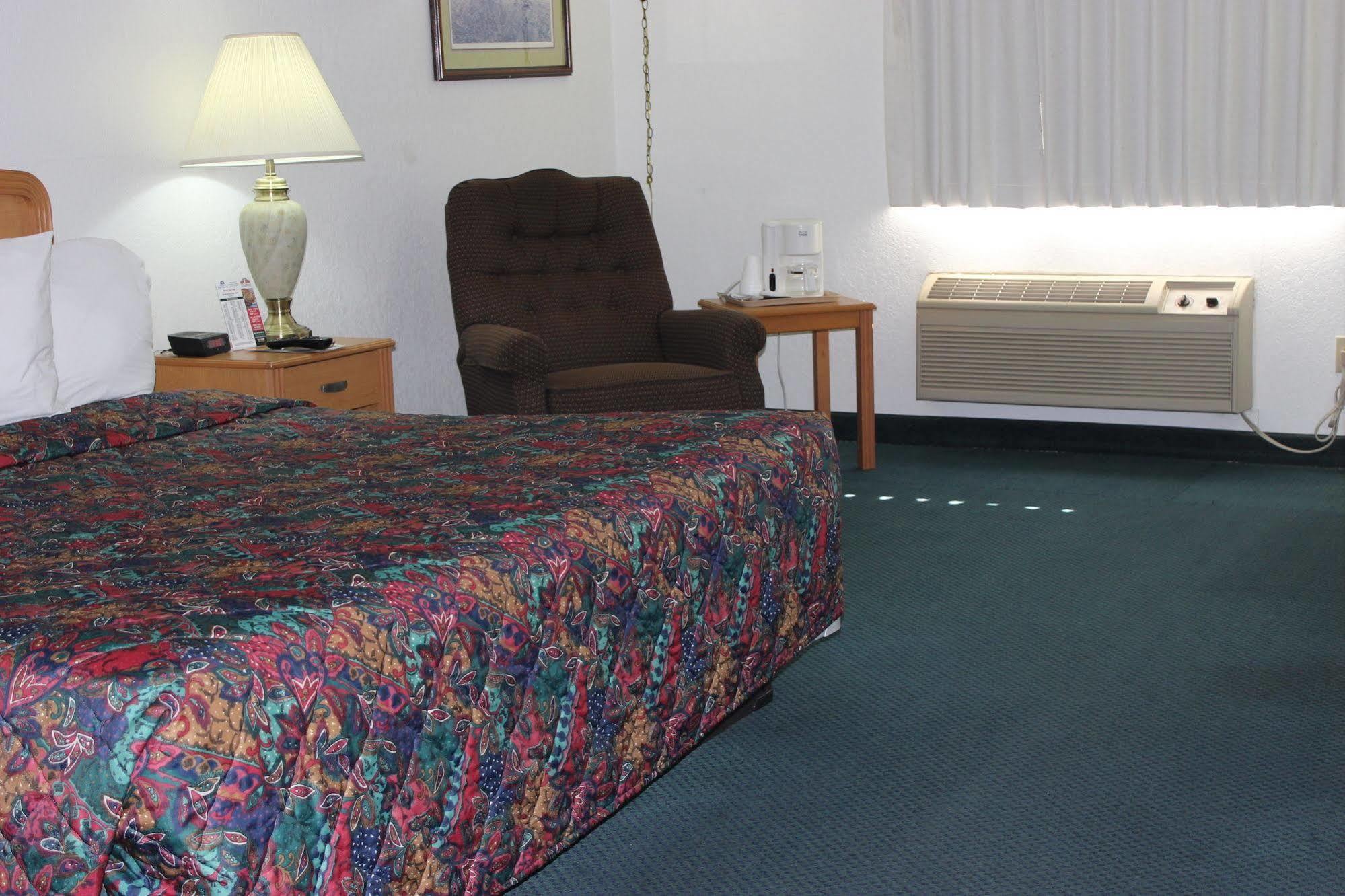 Americas Best Value Inn Гранд-Форкс Екстер'єр фото