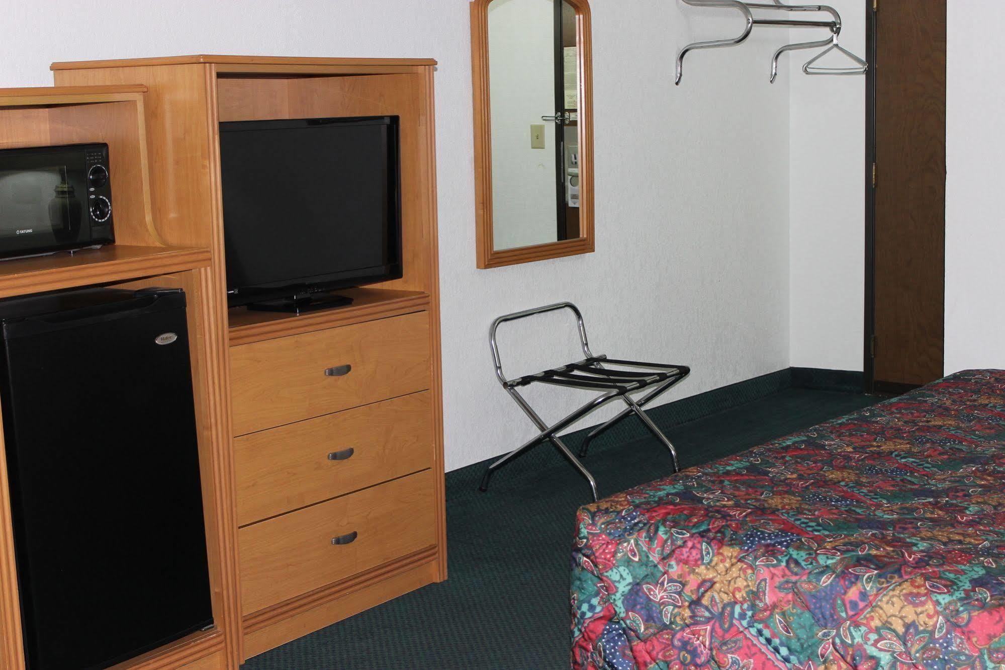 Americas Best Value Inn Гранд-Форкс Екстер'єр фото